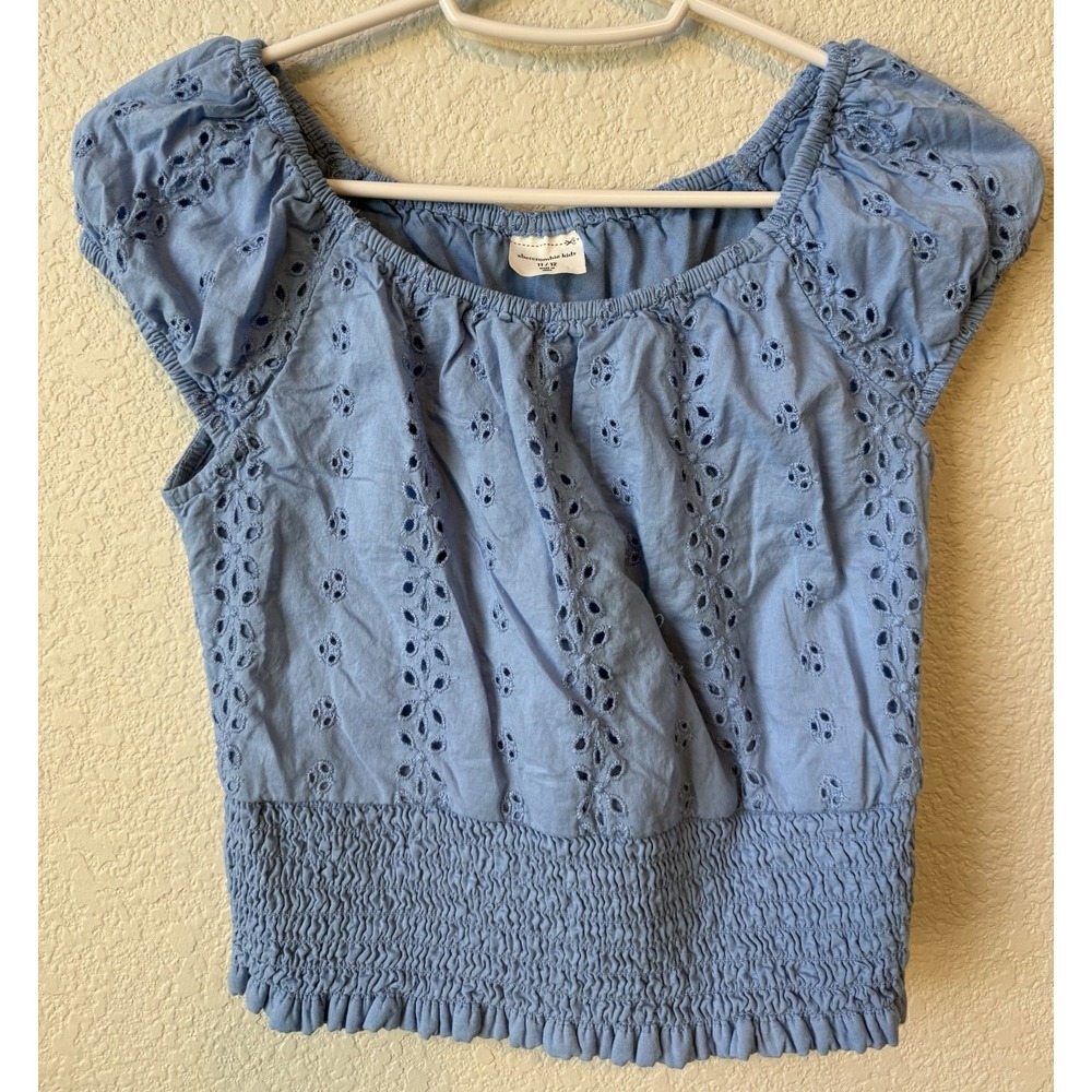 Abercrombie Kids Eyelet Smocked Top Girls Size 11/12 Blue Short Sleeve